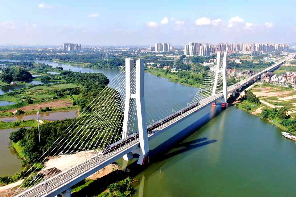 广汕高铁正式开通运营 广州至汕尾1小时内直达