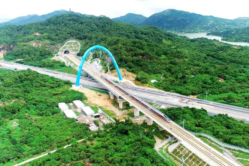 广汕高铁正式开通运营 广州至汕尾1小时内直达