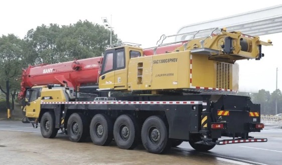 130吨混动起重机年省8万运营成本,新能源重卡节能新标杆 130吨混动起重机年省8万运营成本,新能源重卡节能新标杆