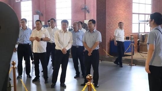 强强联合再谱新篇！山东临工与江苏某集团大客户挖掘机交机_吉诚机械设备网