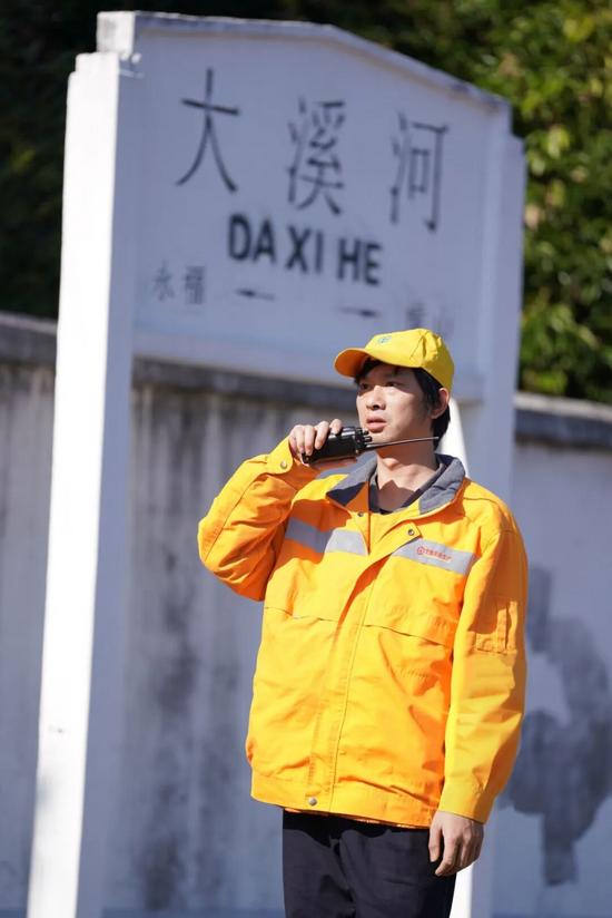 回望2025:南宁东、深圳坪山、龙州等站见证铁路人的坚守、归途与安全答卷的一年足迹 回望2025:南宁东、深圳坪山、龙州等站见证铁路人的坚守、归途与安全答卷的一年足迹