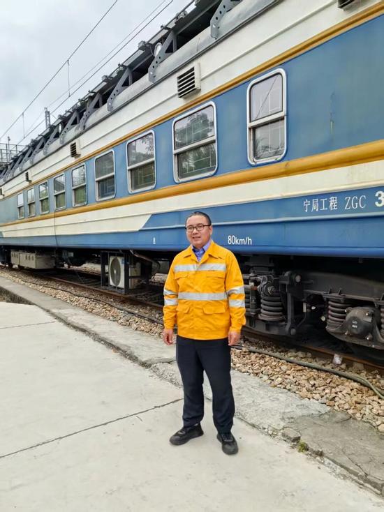 回望2025:南宁东、深圳坪山、龙州等站见证铁路人的坚守、归途与安全答卷的一年足迹 回望2025:南宁东、深圳坪山、龙州等站见证铁路人的坚守、归途与安全答卷的一年足迹