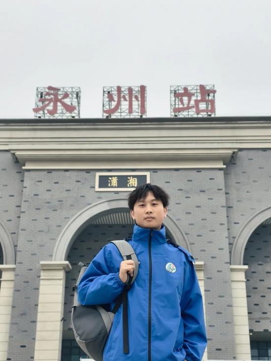 回望2025:南宁东、深圳坪山、龙州等站见证铁路人的坚守、归途与安全答卷的一年足迹 回望2025:南宁东、深圳坪山、龙州等站见证铁路人的坚守、归途与安全答卷的一年足迹